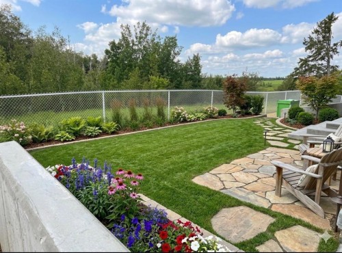 8 Henner'S Place, Lacombe, AB - Outdoor