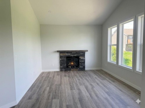 8 Henner'S Place, Lacombe, AB 
