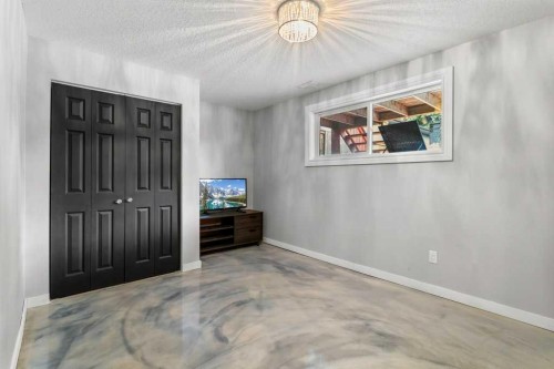 16 Willow Street, Sylvan Lake, AB 