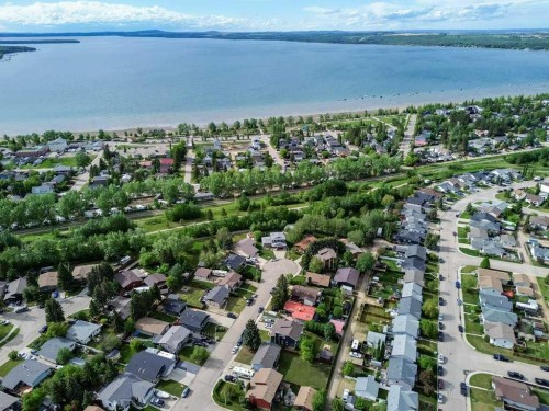 16 Willow Street, Sylvan Lake, AB 