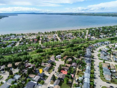 16 Willow Street, Sylvan Lake, AB 