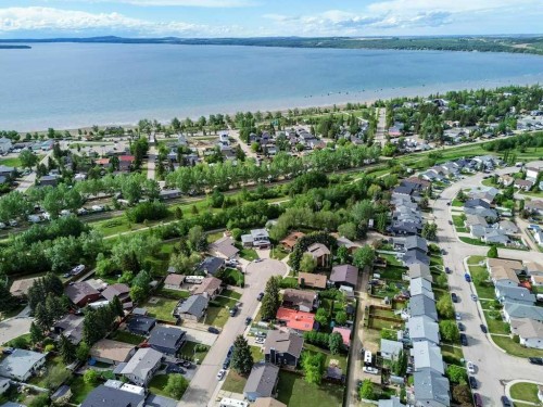 16 Willow Street, Sylvan Lake, AB 