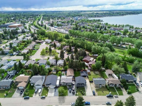 16 Willow Street, Sylvan Lake, AB 