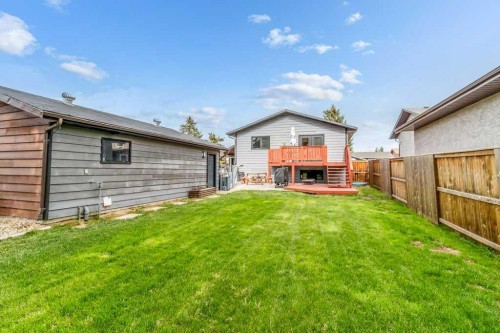16 Willow Street, Sylvan Lake, AB 