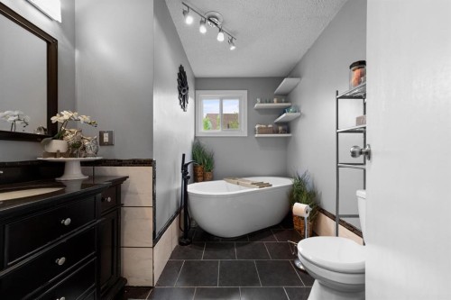 5221 42 Street, Camrose, AB 