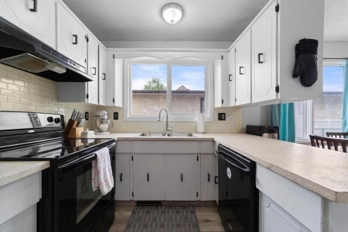 5221 42 Street, Camrose, AB 