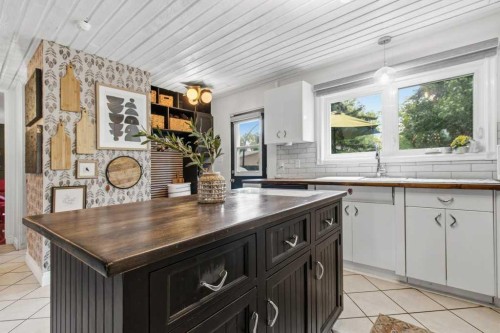 5 Selkirk Boulevard, Red Deer, AB 