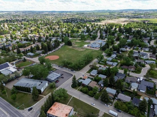 5 Selkirk Boulevard, Red Deer, AB 