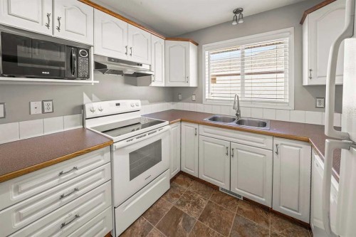 5-4626 44 Street, Sylvan Lake, AB 