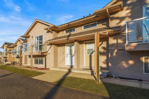 5-4626 44 Street  Sylvan Lake, AB T4S 1W7