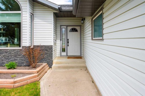 7 Davison Drive, Red Deer, AB 