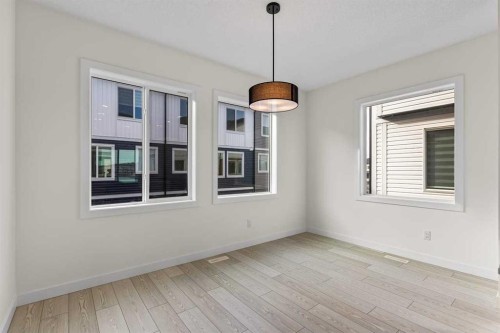 42 Corner Glen Manor Ne, Calgary, AB 