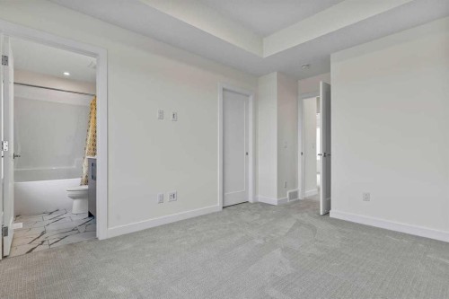 42 Corner Glen Manor Ne, Calgary, AB 