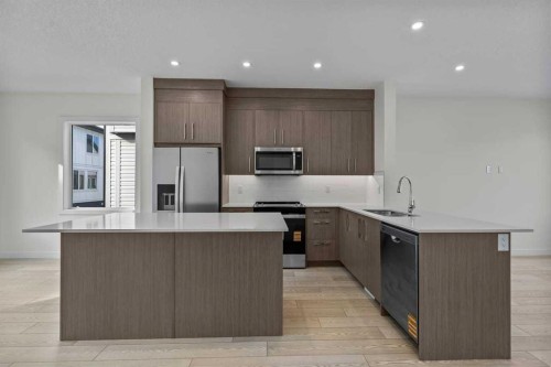 42 Corner Glen Manor Ne, Calgary, AB 