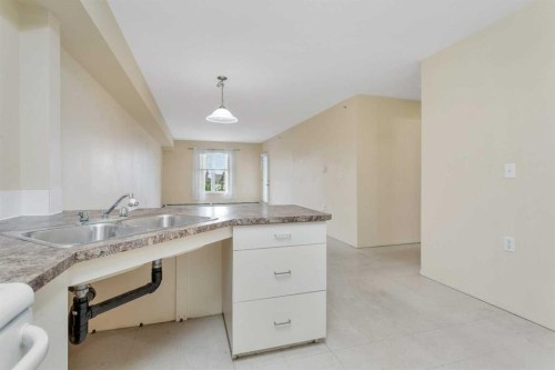 301-80A Kelloway Crescent, Red Deer, AB 