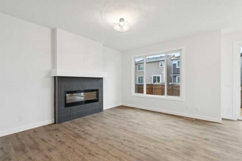 37 Sora Gardens Se, Calgary, AB 