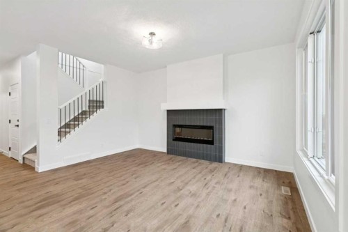 37 Sora Gardens Se, Calgary, AB 
