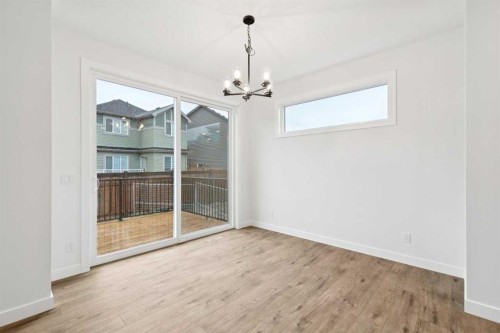 37 Sora Gardens Se, Calgary, AB 