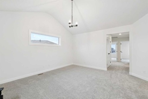 37 Sora Gardens Se, Calgary, AB 