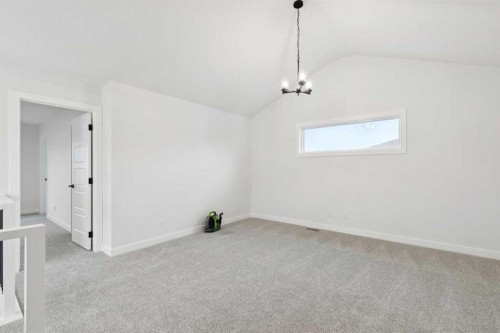 37 Sora Gardens Se, Calgary, AB 