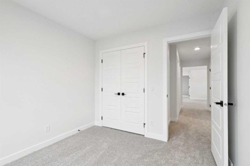 37 Sora Gardens Se, Calgary, AB 