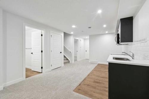 37 Sora Gardens Se, Calgary, AB 