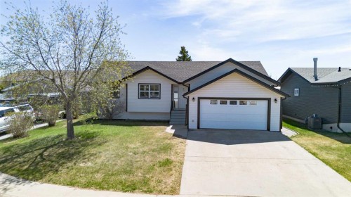 6207 39 Avenue Close  Stettler, AB T4K 1G1