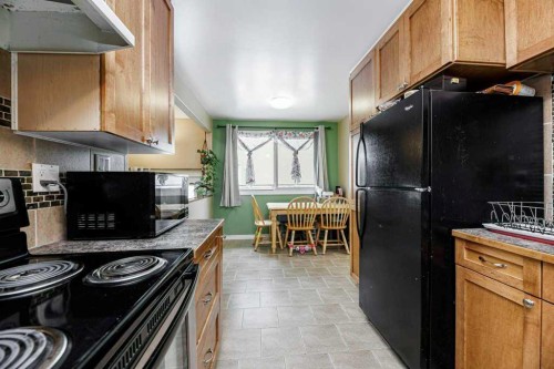 22 Mcintosh Avenue, Red Deer, AB 