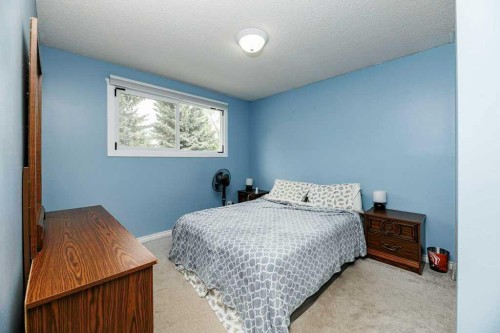 22 Mcintosh Avenue, Red Deer, AB 