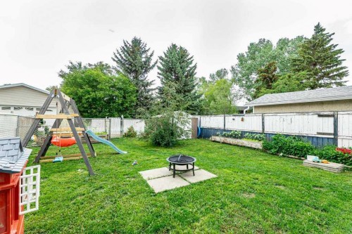 22 Mcintosh Avenue, Red Deer, AB 