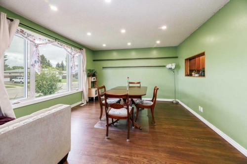 22 Mcintosh Avenue, Red Deer, AB 