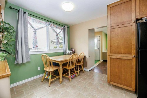22 Mcintosh Avenue, Red Deer, AB 