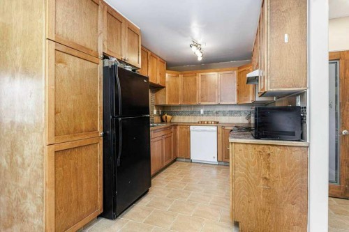 22 Mcintosh Avenue, Red Deer, AB 