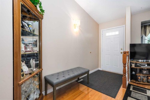 20 Cosgrove Close, Red Deer, AB 