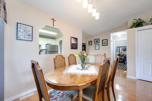 20 Cosgrove Close, Red Deer, AB 