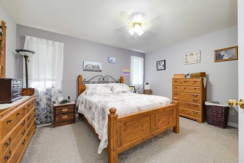 20 Cosgrove Close, Red Deer, AB 