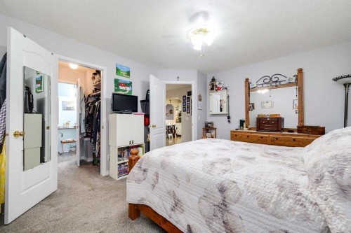 20 Cosgrove Close, Red Deer, AB 