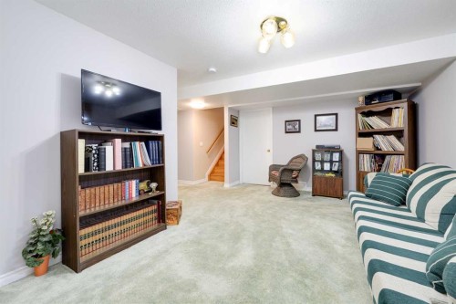 20 Cosgrove Close, Red Deer, AB 