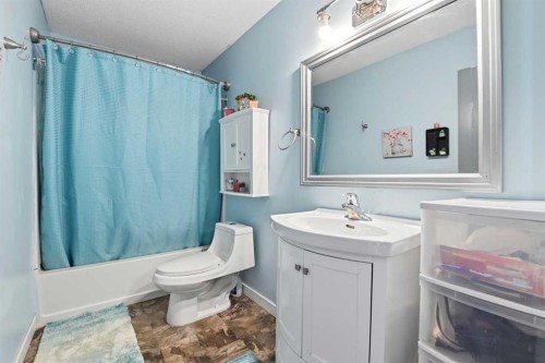 17 Elwell Close, Red Deer, AB 