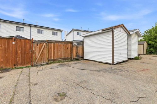 17 Elwell Close, Red Deer, AB 