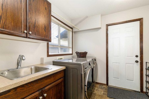 73 Lanterman Close, Red Deer, AB 