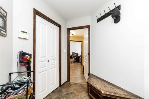 73 Lanterman Close, Red Deer, AB 