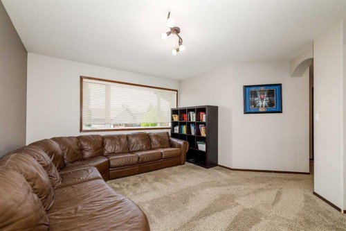 73 Lanterman Close, Red Deer, AB 