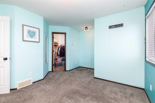 73 Lanterman Close, Red Deer, AB 