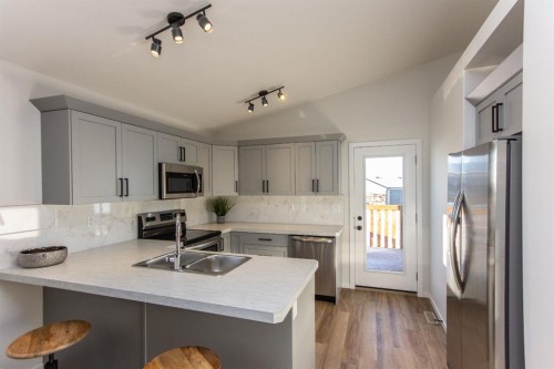 5 Beacon Hill Drive, Sylvan Lake, AB 