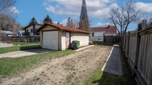 5910 52 Avenue, Red Deer, AB - Outdoor