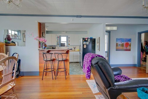 5910 52 Avenue, Red Deer, AB - Indoor Photo Showing Other Room
