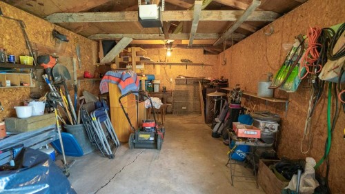 5910 52 Avenue, Red Deer, AB - Indoor