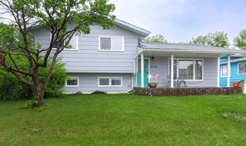 5739 55 Street  Rocky Mountain House, AB T4T 1J7