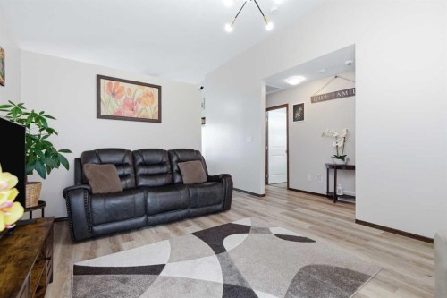 136 Lanterman Close, Red Deer, AB 